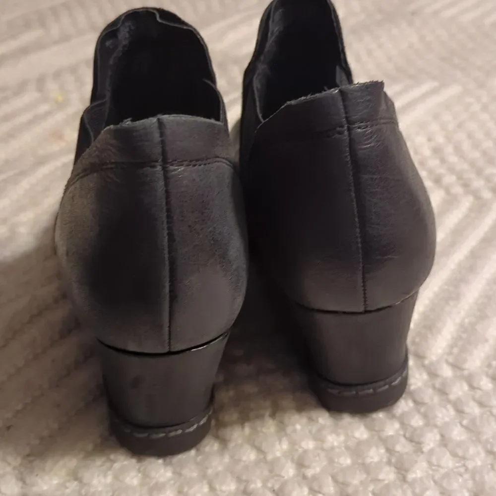 Earth Black Leather Catamount Wedge‎ Booties 8.5 Wrapped Pebbled Elastic Ankle